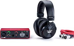 Focusrite Scarlett Solo 3rd Gen 2-in, 2-out USB Audio Interface Studio Bundle - Image 2