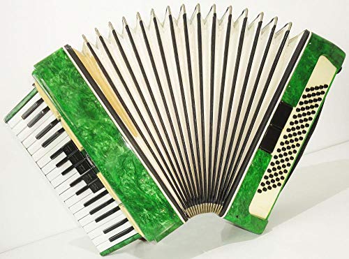 Excellent Accordion Siberia, made in Russia, 80 Bass, Very Beautiful sound