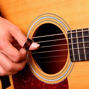 56 pcs Guitar Accessories Kit Including 35 pcs Guitar Picks - Image 4