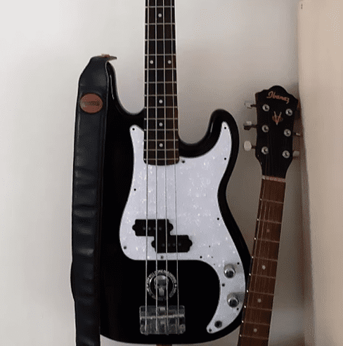 Durable 3-Ply PVC Pickguard for Precision Bass: Scratch-Resistant Protection in Various Colors