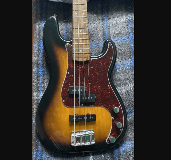 Durable 3-Ply PVC Pickguard for Precision Bass: Scratch-Resistant Protection in Various Colors
